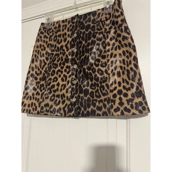 Know One Cares Women's Animal Print Mini Skirt Size M Multicolor - Picture 3 of 8